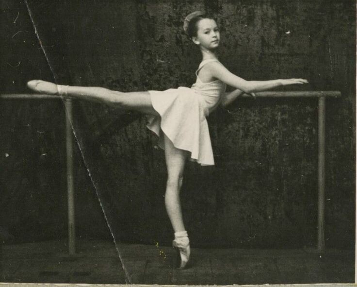 Молодая ученица балета Галина Уланова