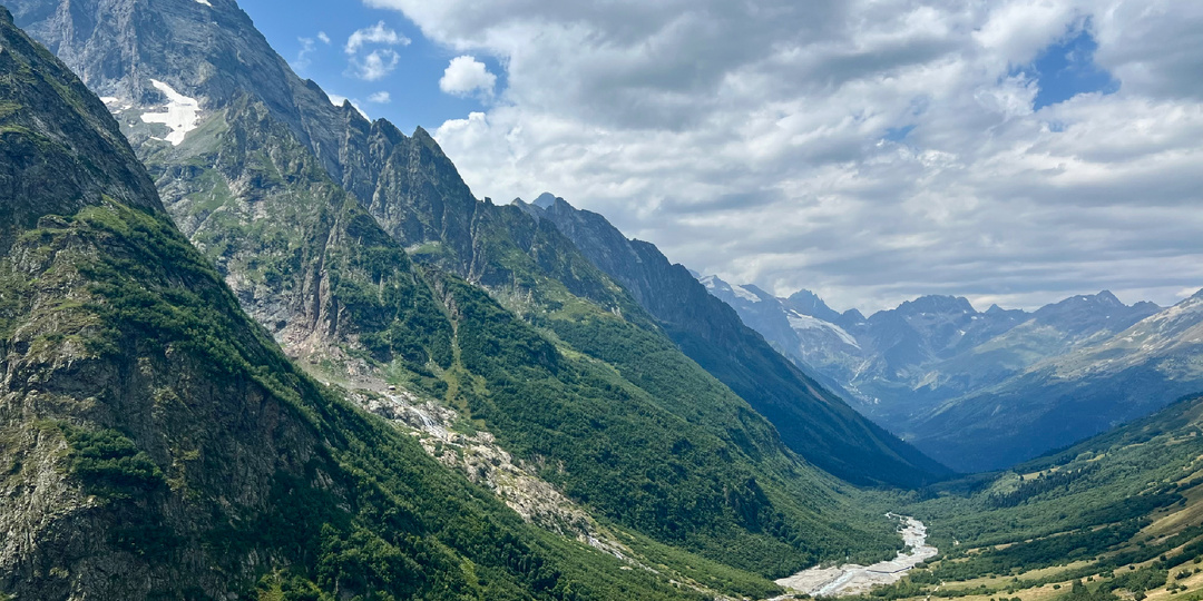 Хайкинг в Домбае: 4 лучших маршрута