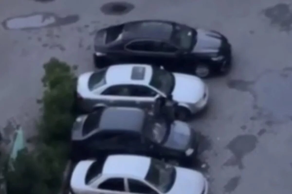    Жительница Колпино «отомстила» бывшему, разбив машину незнакомца