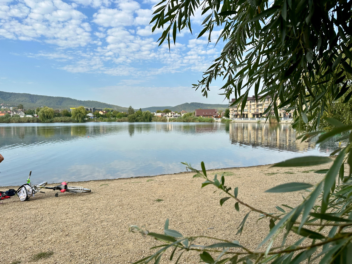 Центральное озеро в Горячем Ключе.
