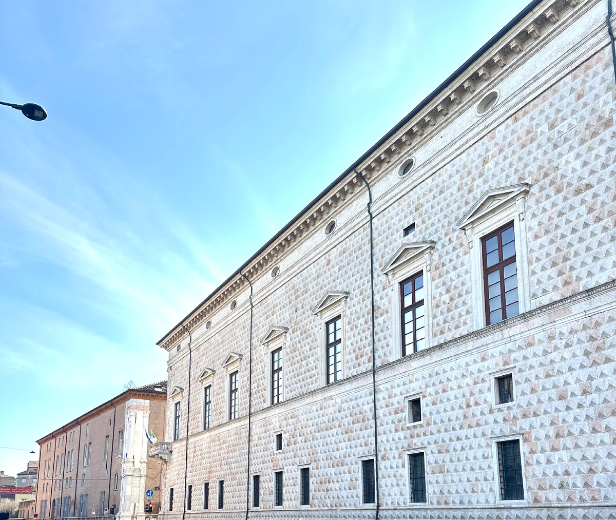 Palazzo dei diamanti 