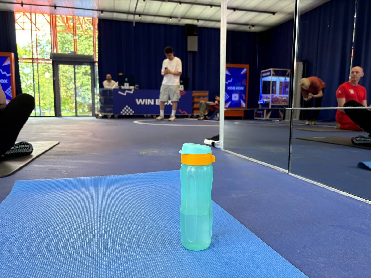 Занятия проходят как на воздухе, так и в зале. Профессиональные тренеры все объяснят и не дадут заскучать