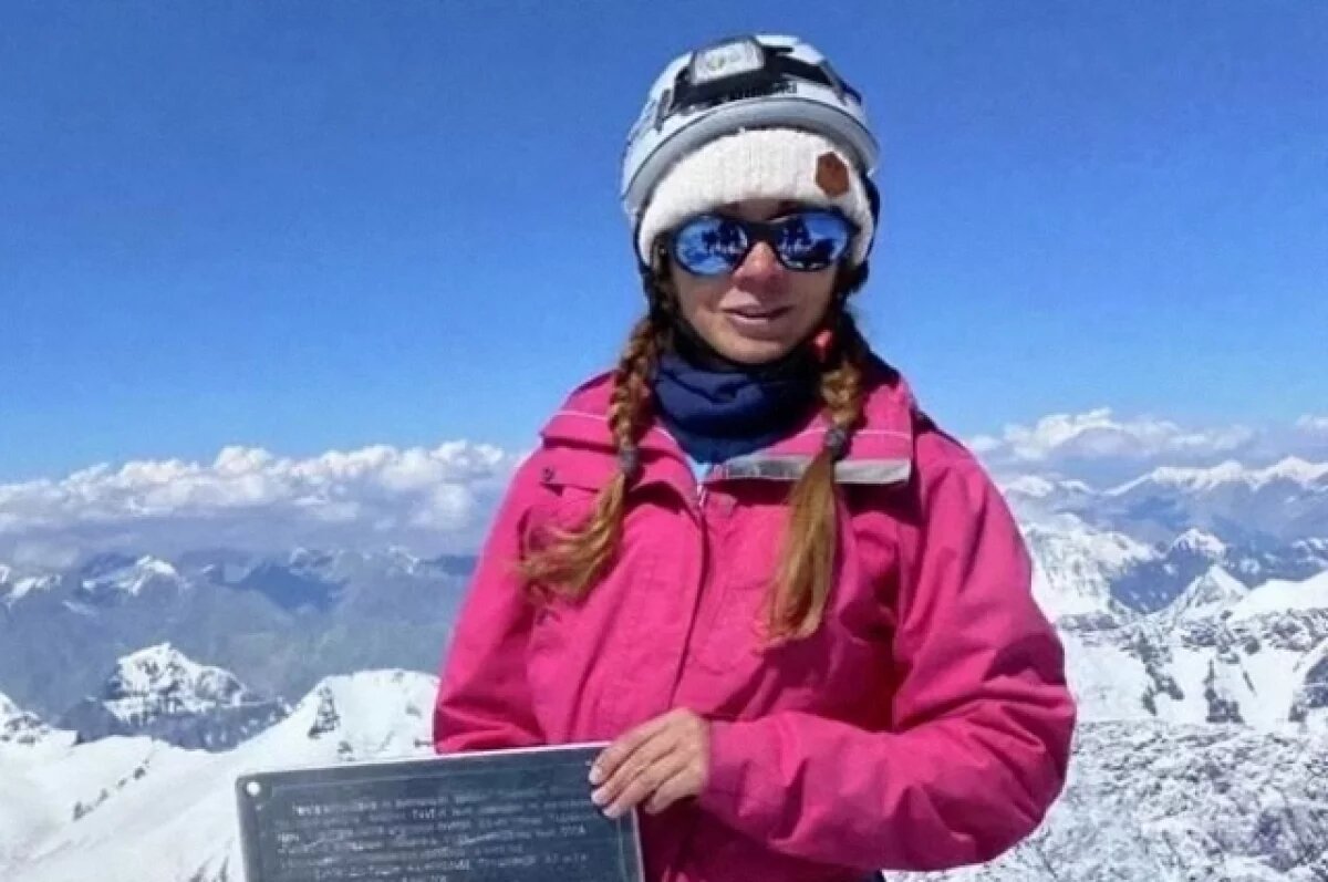    Альпинистка осталась со сломанной ногой в палатке на высоте 7000 метров.