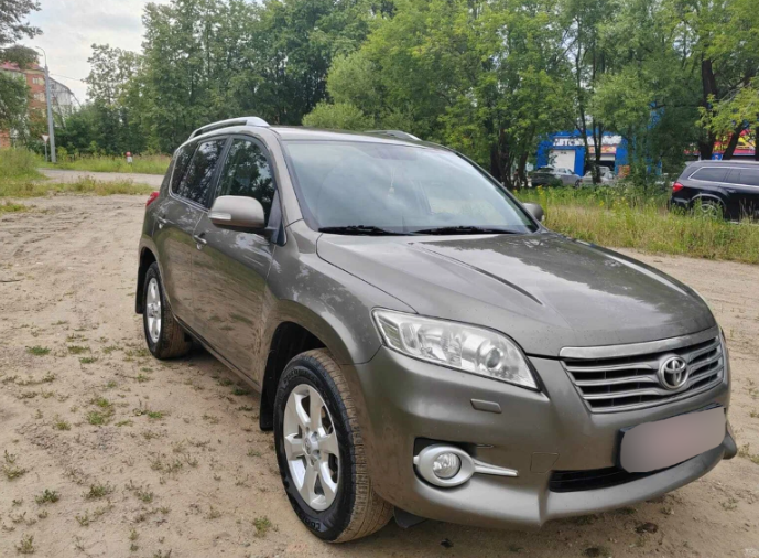 "Пришла беда, откуда не ждали": Toyota RAV4 (2010, 184.000 км) заклинил двигатель. Владелец рассказал, как влетел на ремонт двигателя