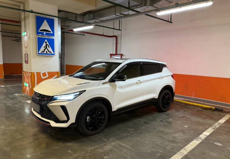 Одолжил на выходные Geely Coolray у своего друга, сравнил с моей Skoda Karoq. Приятно удивил, но менять пока не готов, "китай" не дотягивает