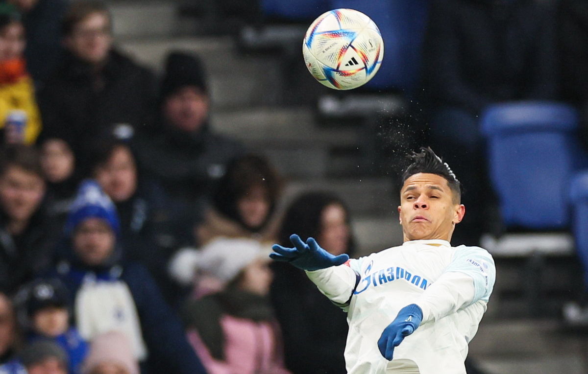    Защитник "Зенита" Дуглас Сантос  Сергей Савостьянов/ТАСС