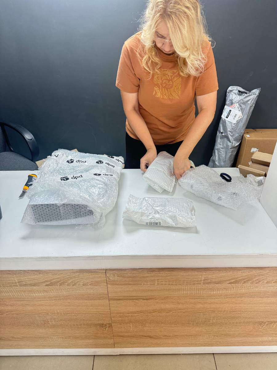 Упаковка товара в пупырку в пункте приема Авито доставка