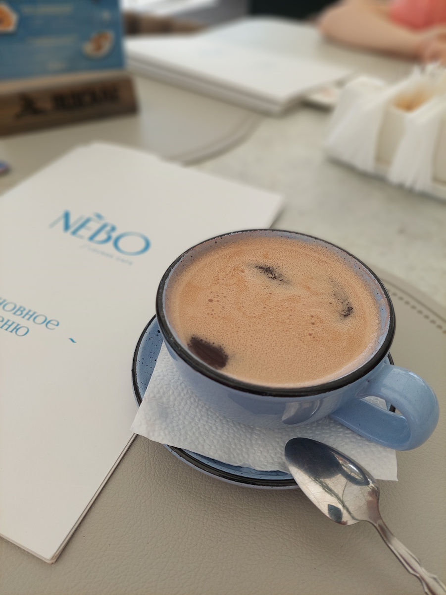 И называется кафе соответствующе "Небо"