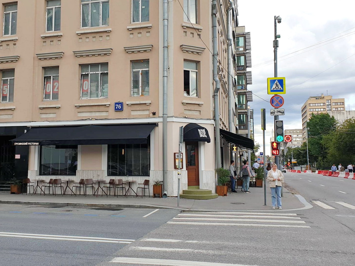 Подход к грузинскому ресторану Nene