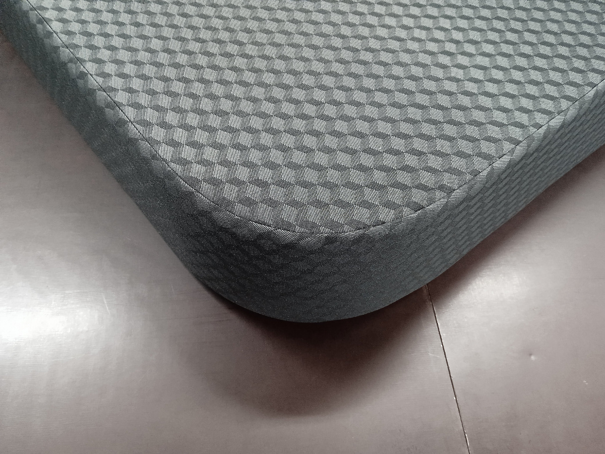 Чехол из триплированного автожаккарда, серия Комфорт