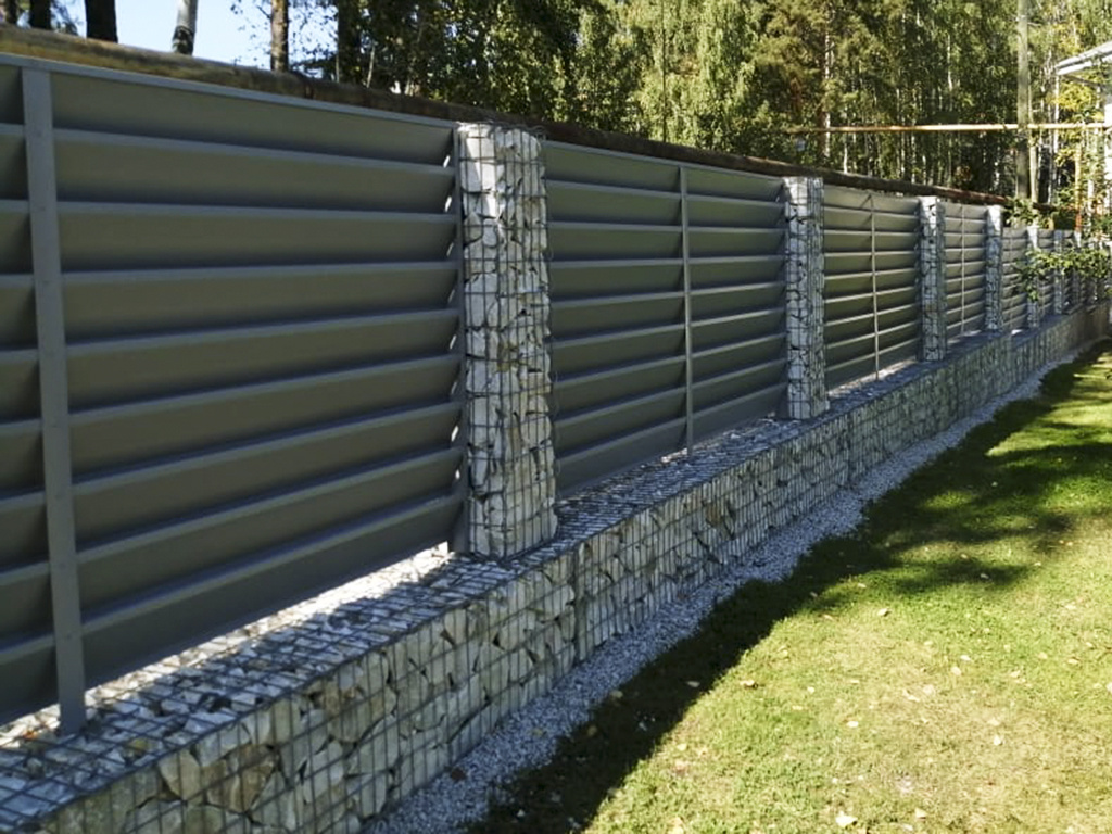 Если использовать габионы грамотно — они становятся не просто подпорной стенкой, а архитектурным акцентом. Если нет — превращаются в декоративную вставку без смысла.

