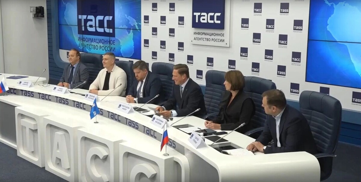 В пресс-центре ТАСС обсудили проблемы автомобильного туризма в России. Фото: Prt Sc/vk.com/presstass