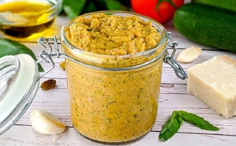 Кабачковая икра без варки: быстрый рецепт с сырным акцентом