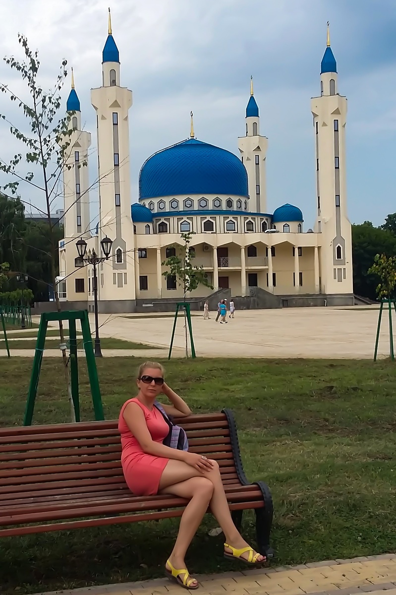 Не люблю портить собой красивые виды, но у некоторых читателей возникают сомнения, была ли я сама в описываемых местах. 