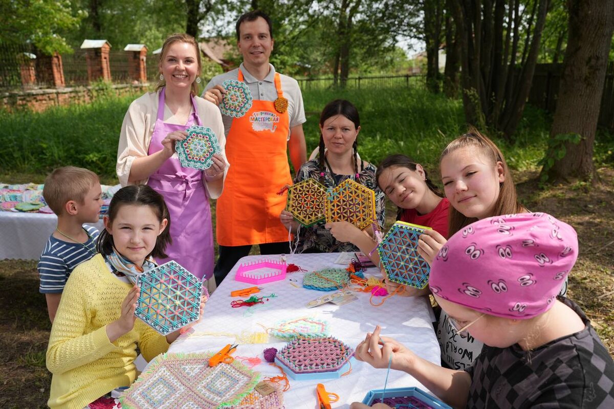 Мастер-класс плетения на рамках ДоброПлёт, август 2025 г.