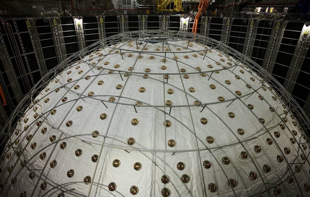 Нейтринная обсерватория  в китайской провинции Гуандун (REUTERS/Ryan Woo)