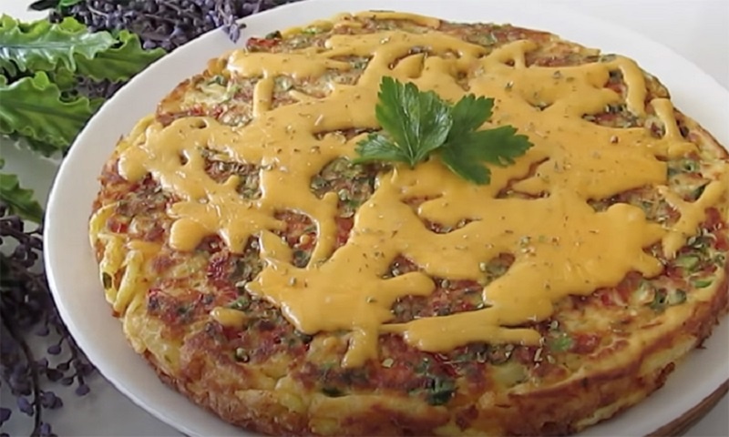 Картофельный пирог на сковороде: как превратить обычную жареную картошку в праздничное блюдо