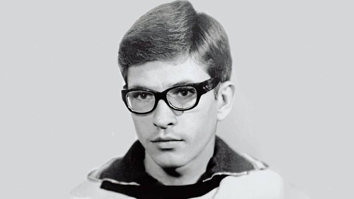 Влад Листьев в юности.
