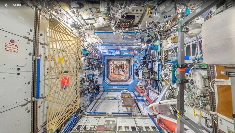Внутренний интерьер Лабораторного модуля Destiny. Фото: NASA