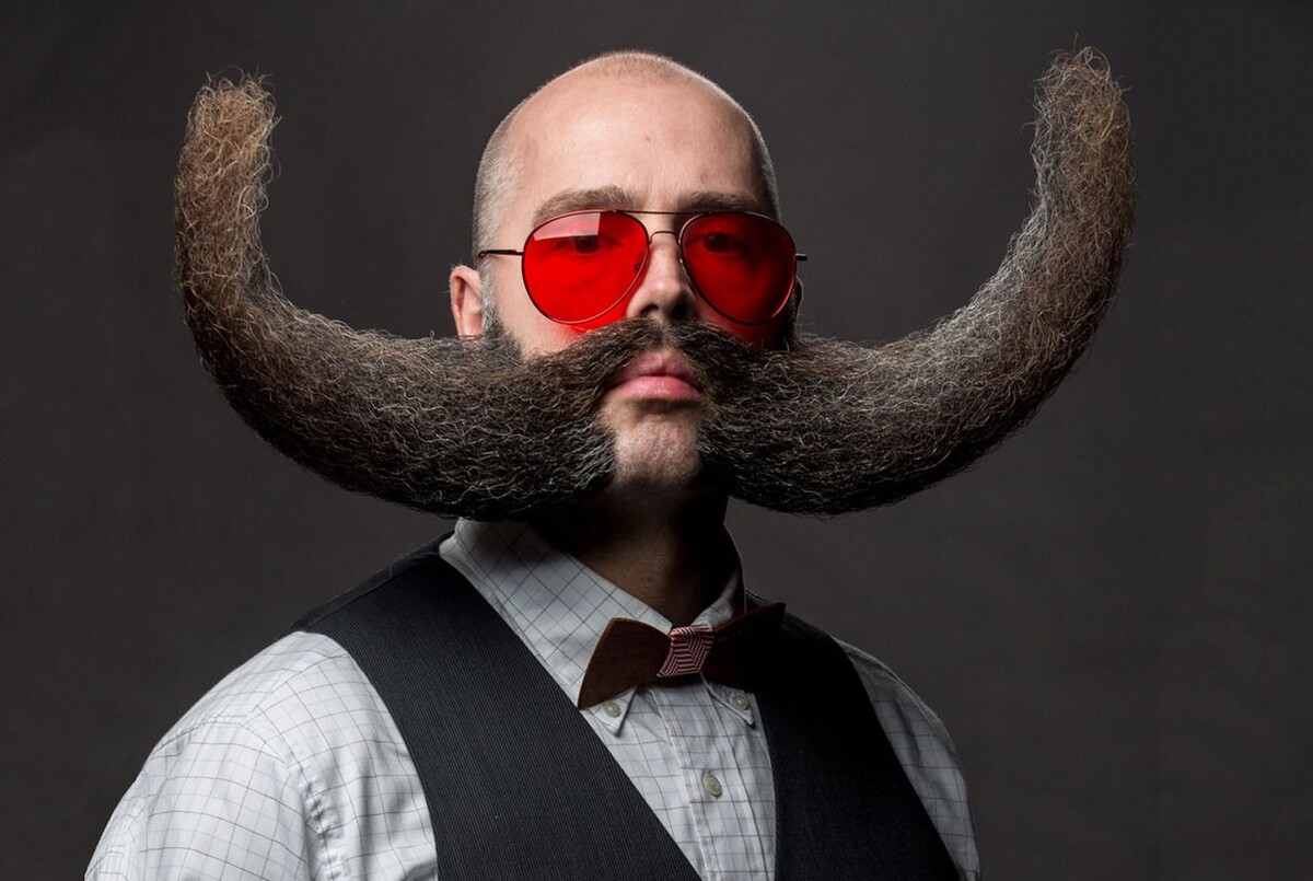 Мужчина с бородой