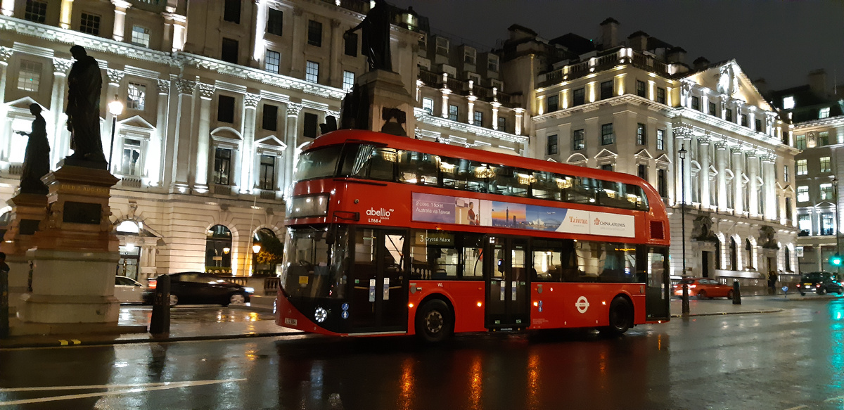 Центр Лондона в дождливую погоду.