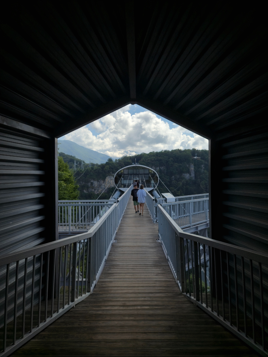 Вход на мост