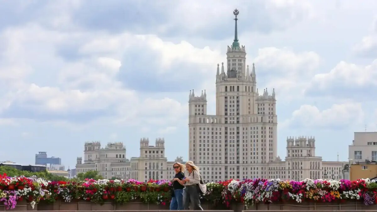    Лето в Москве.