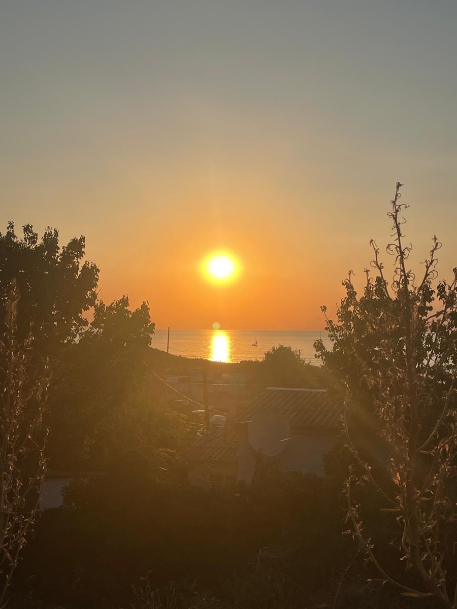 Милый закат в Щелкино, вид с аллеи моего участка 