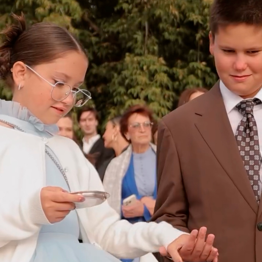 Дочь и сын Агаты Муцениеце. Фото: соцсети