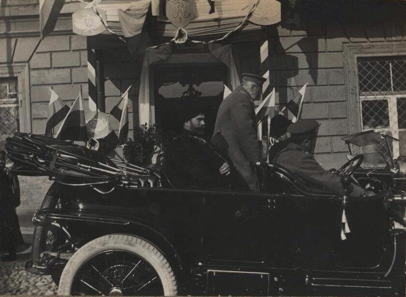 Николай II в Тифлисе, в 1914 году.