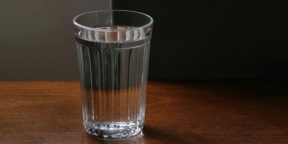 Советский стакан отличается от предшественников гладким ободком. Источник: Svitlana Berdnyk / Shutterstock / FOTODOM📷
