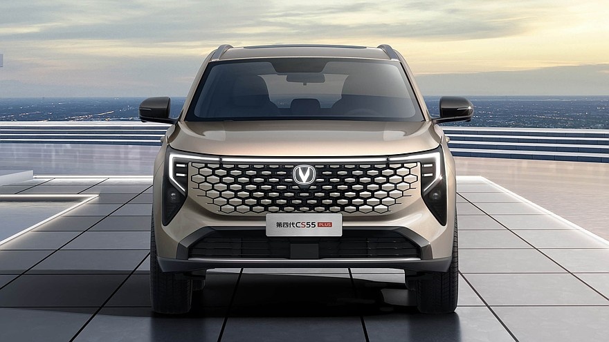    На фото: обновлённый кроссовер Changan CS55 Plus
