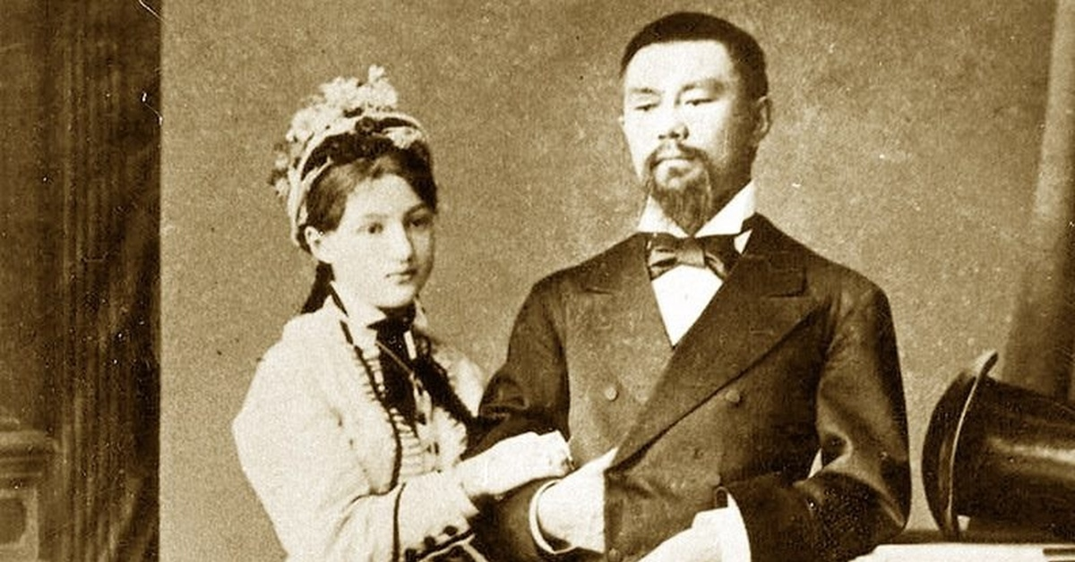 Петр Бадмаев с супругой