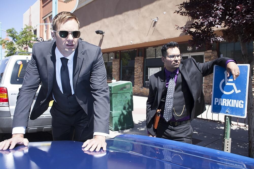 Кадр из фильма «War on Everyone». Режиссер: Джон Майкл Макдона. Производство: Bankside Films, BCD Travel, BFI, Head Gear Films, Kreo Films FZ, Metrol Technology, Reprisal Films. Прокат: Артхаус, ArtHouse Traffic