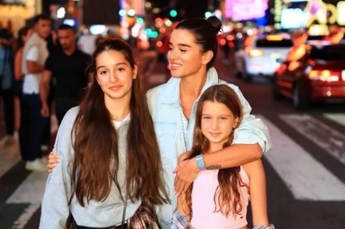    Ксения Бородина с мужем и дочками путешествует по США.