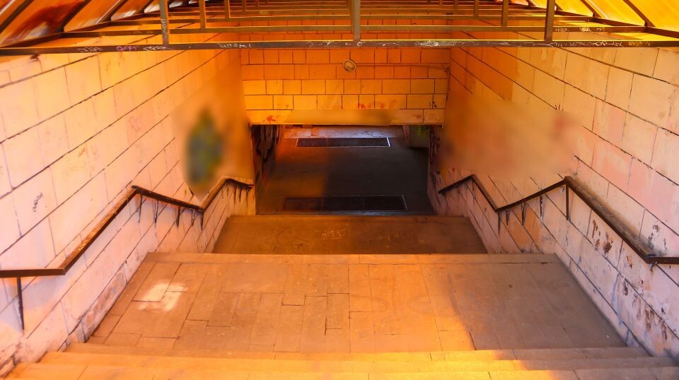    Пешеходный переход на Павловском тракте в районе остановки "Панфиловцев". Источник: Виталий Барабаш/"Толк"