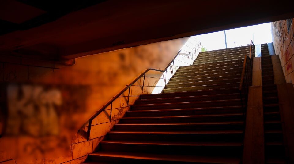    Пешеходный переход на Павловском тракте в районе остановки "Панфиловцев". Источник: Виталий Барабаш/"Толк"