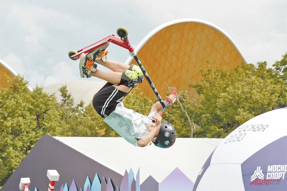    Для самокатчиков тоже нашлось место. Фото: АиФ/ Эдуард Кудрявицкий