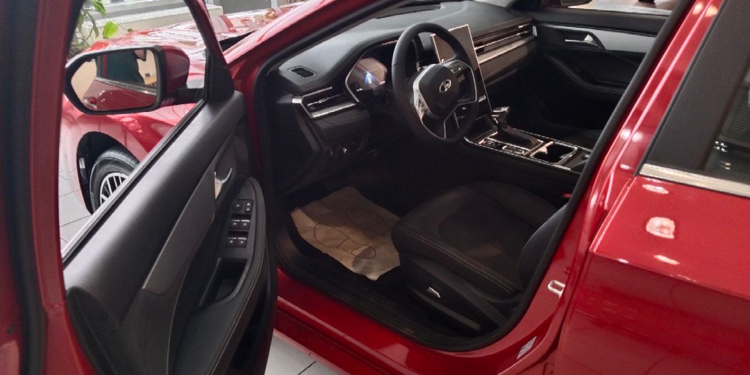 Россияне резко полюбили Москвич 6 — его популярность выросла в 3 раза. С чем это связано? 2 года продажи шли слабо