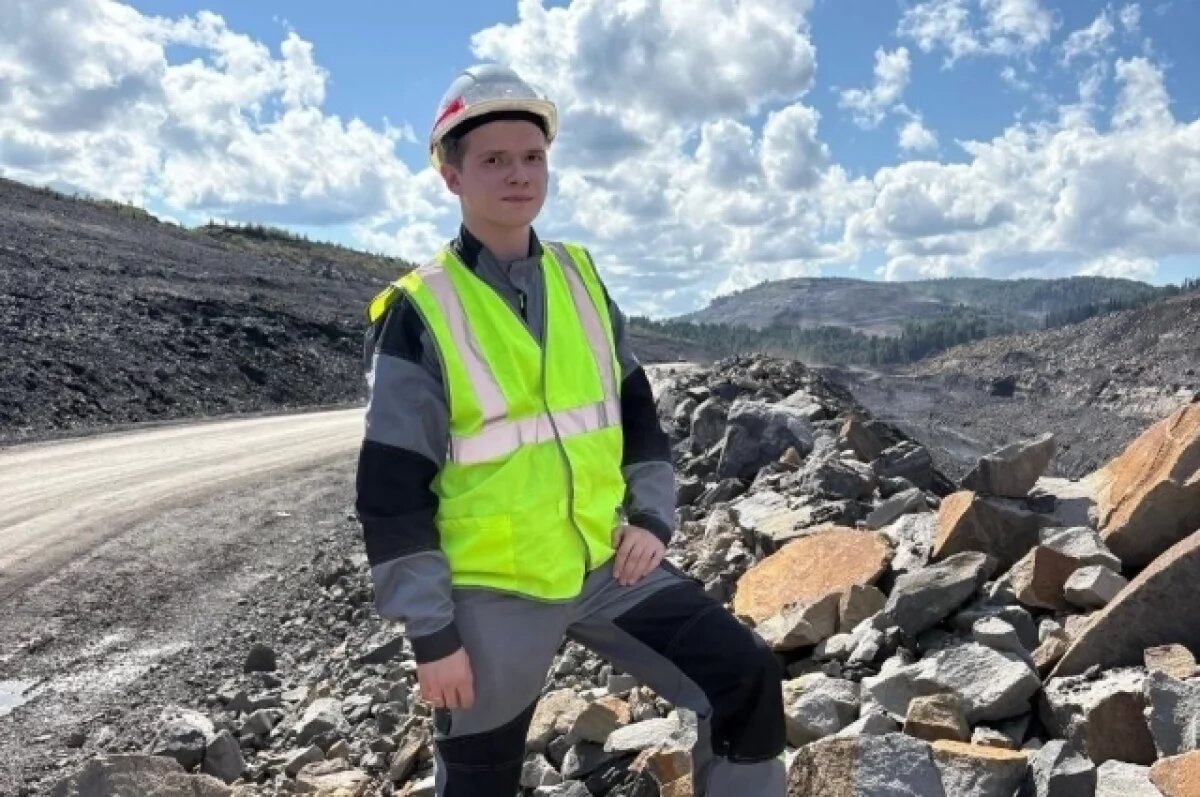    Молодой горняк Андрей Сенников