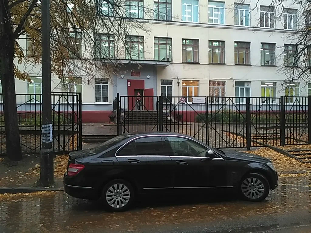 На фото школа № 3 г. Смоленск