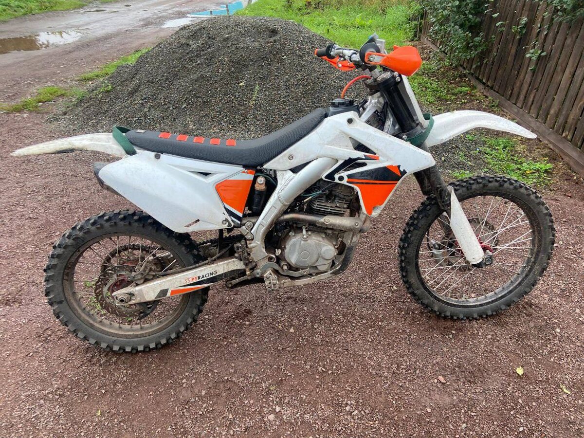     На юге Красноярского края на питбайке опрокинулся подросток