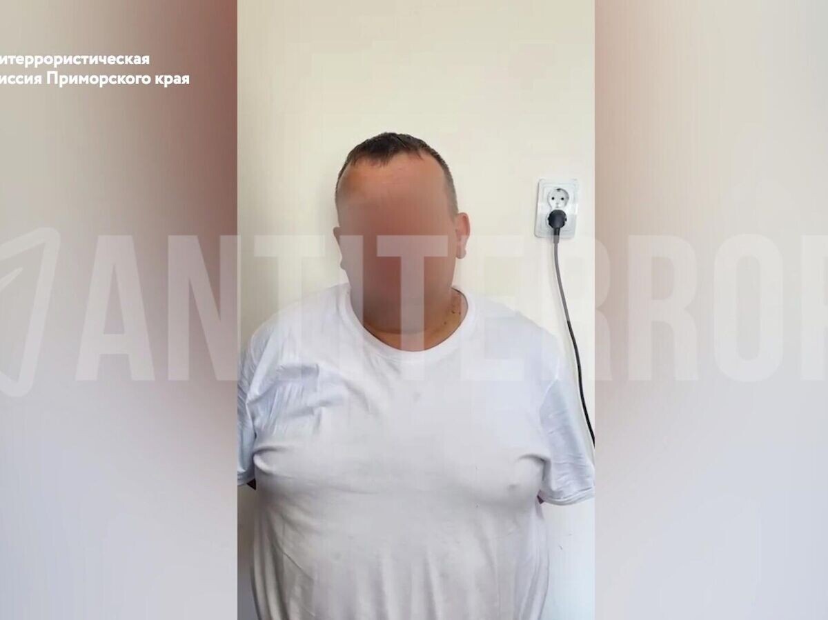    Задержание сторонника "Азова"* (запрещенная в России террористическая организация)© Антитеррор Приморья/Telegram