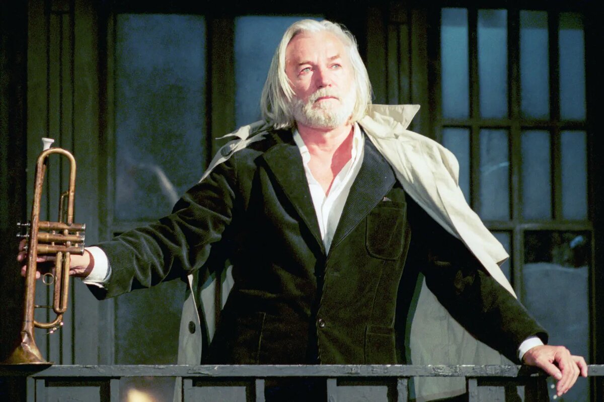 Станислав Любшин на сцене