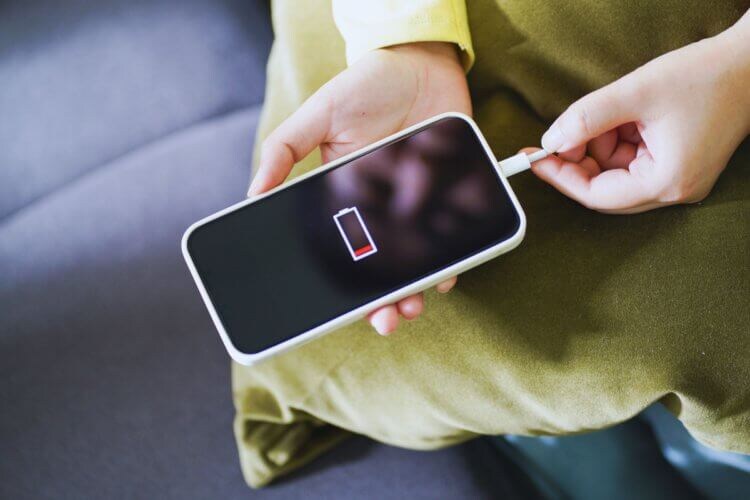    Не знаете, чем зарядить Айфон? Сейчас поможем! Изображение: notebookrepairs.net.au