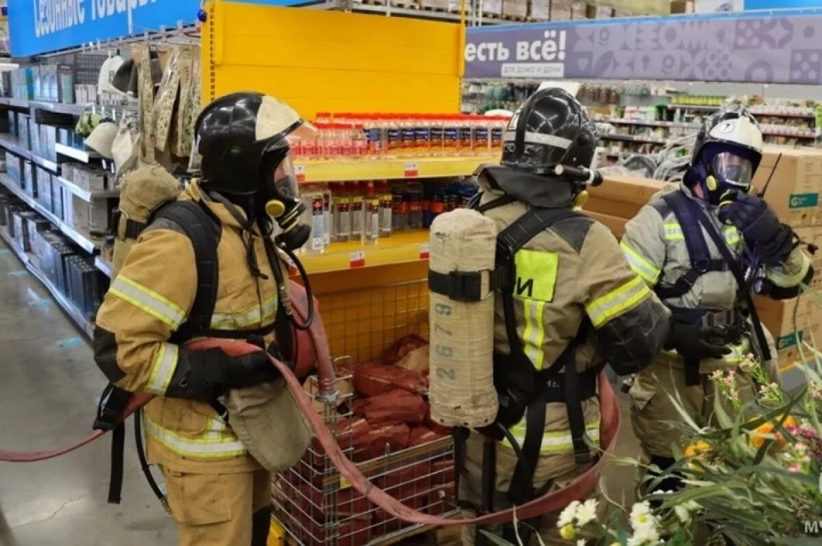    В одном из торговых центров Майкопа прошли пожарные учения