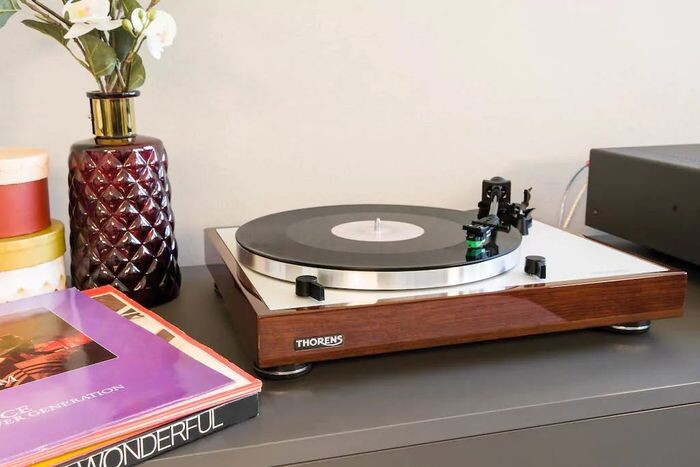 Thorens TD402DD (здесь и далее изображения из поискового сервиса Яндекс) 