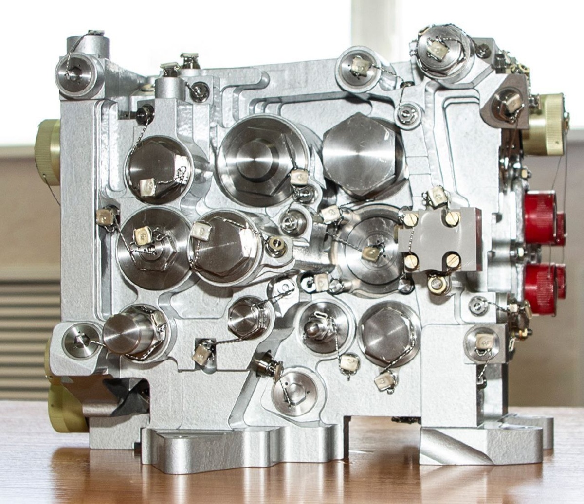 Дозатор топлива ДТ-8, который входит в САУ новейшего авиадвигателя ПД-8 © ОДК