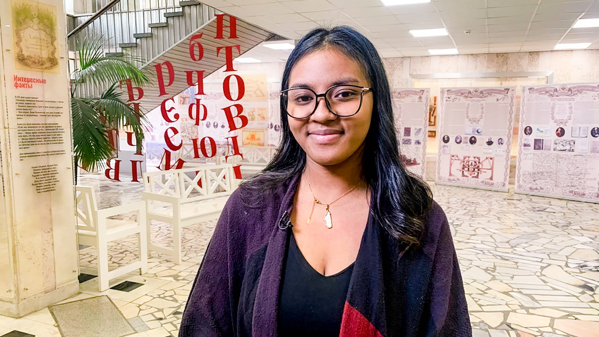 Ребекка - студентка Института русского языка имени Пушкина в Москве (с) Александра Гузева