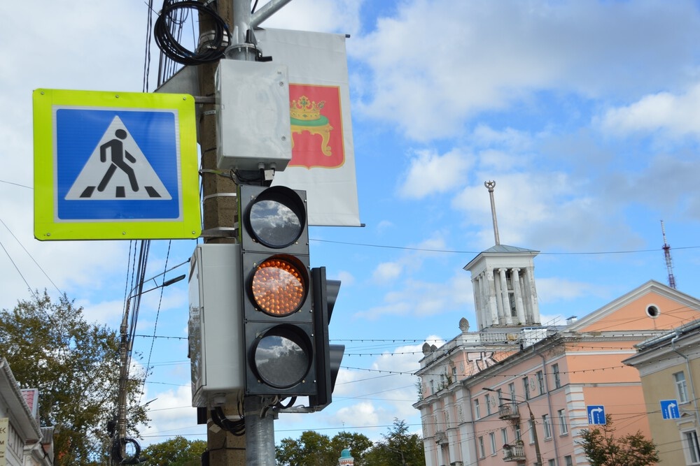 rВ Твери устанавливаются новые интеллектуальные светофоры
